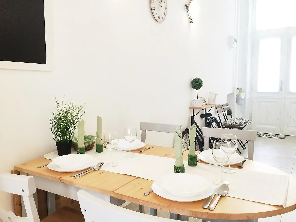 Shabby Chic Budapest | Apartment Hungary